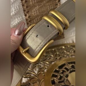 Suzi Roher Leather Belt iridescent Beige and Gold